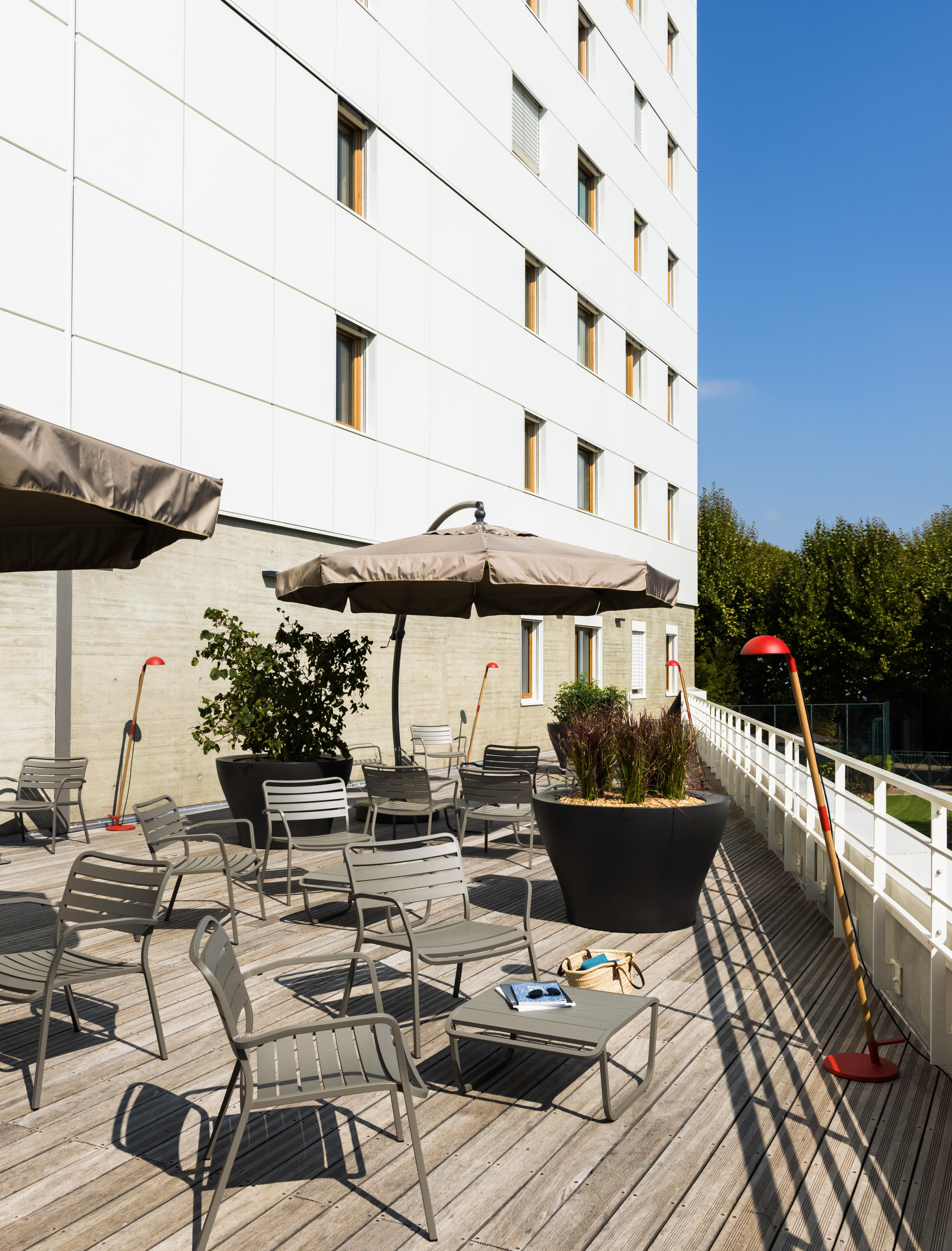 Okko Hotels Grenoble Jardin Hoche Exterior photo